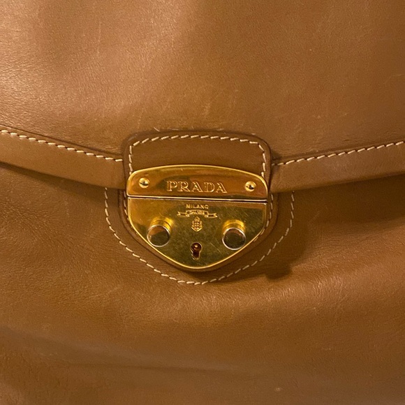 Prada bag - Picture 6 of 15